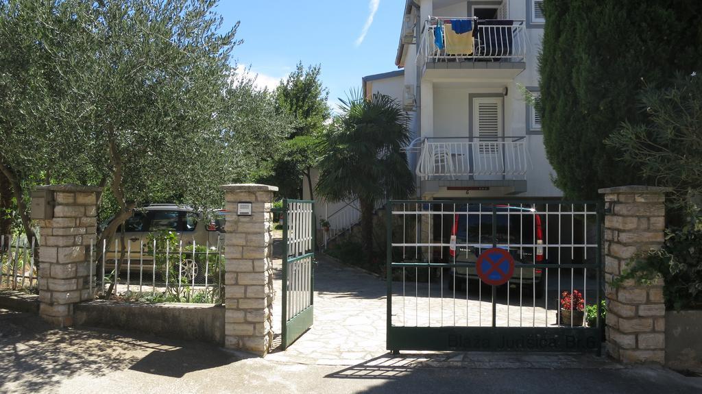 Apartments Villa Agatha Sveti Filip i Jakov Buitenkant foto