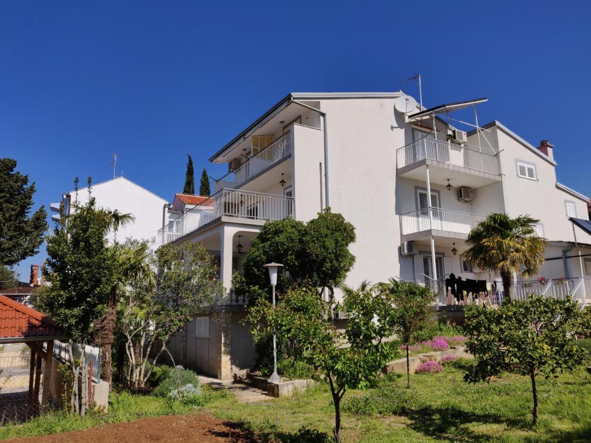 Apartments Villa Agatha Sveti Filip i Jakov Buitenkant foto
